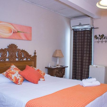 טיראדנטס Pousada Hospedaria Da Villa מראה חיצוני תמונה
